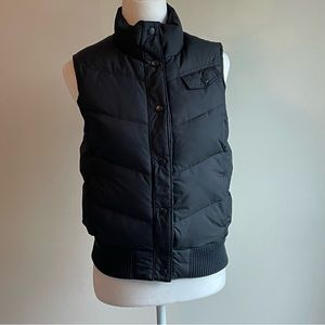 Gap Vintage Down Vest Womens
M Snap Up 
Quilted Puffer Knit Trim
Black Lime